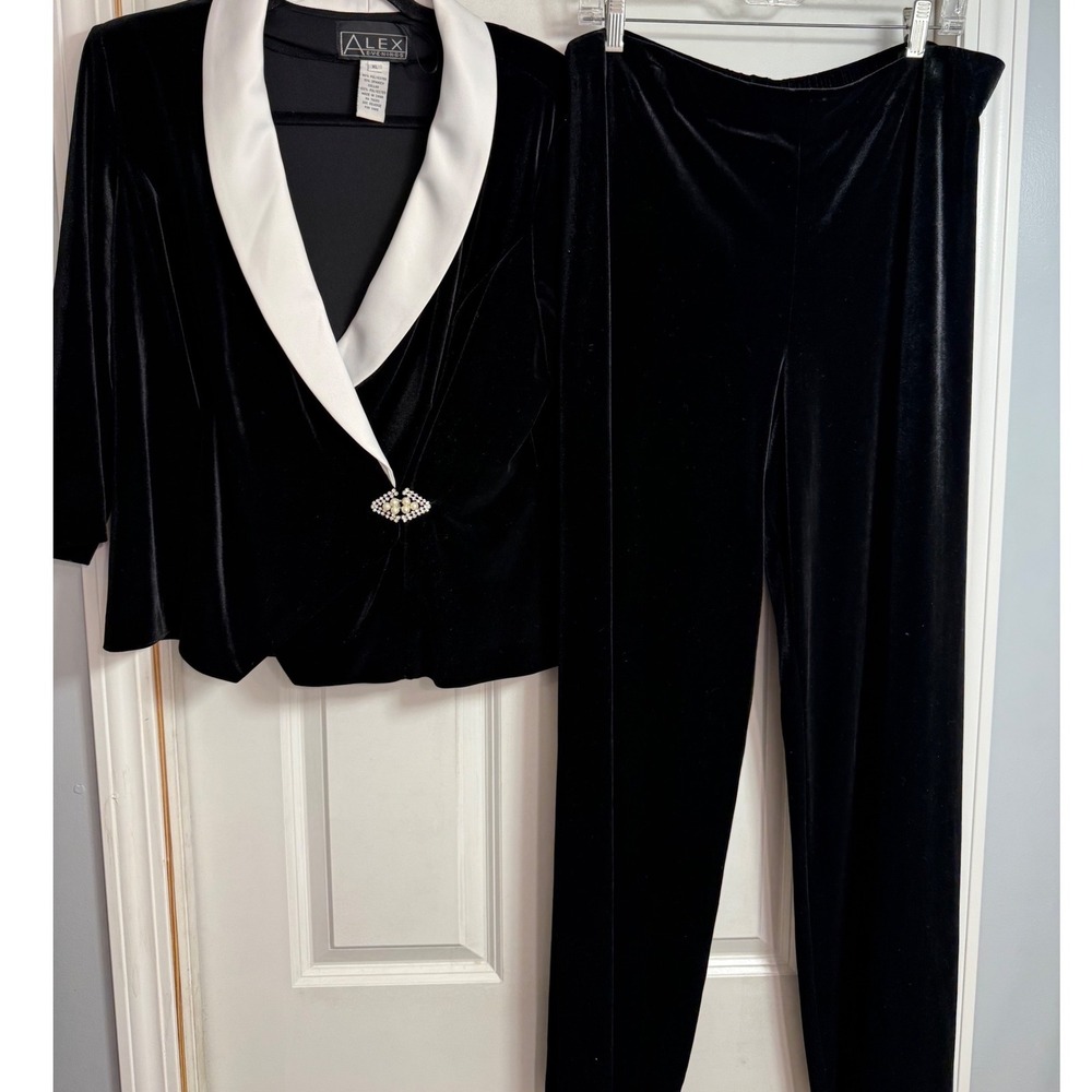 Alex Evenings Velvet Pant Suit XL‎ Black White Shawl Collar Pearl Brooch Formal